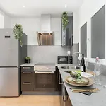 La Casa Del Reloj *